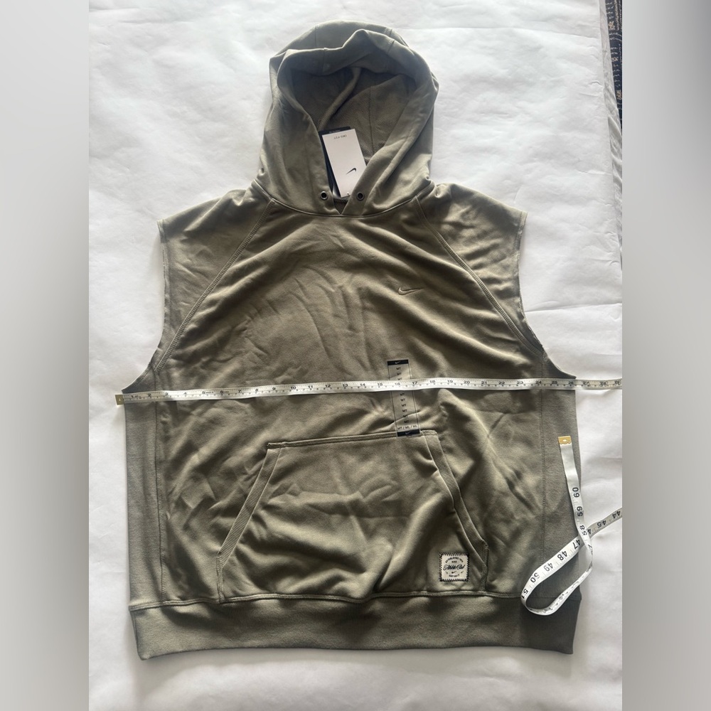 Nike Men's Sleeveless Hoodie Sweater - Olive